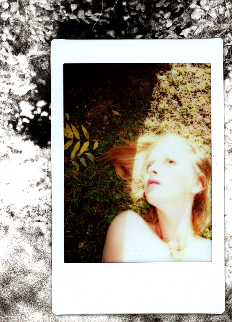 autoportrait vegetal, color, polaroid, femme, nature, walt whitman, thirdeye, leaves on grass, light, argentique, analog, photo, love
